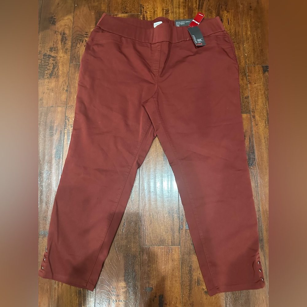 NWT Avenue pull on stretch skinny jeans Maroon size 20 average